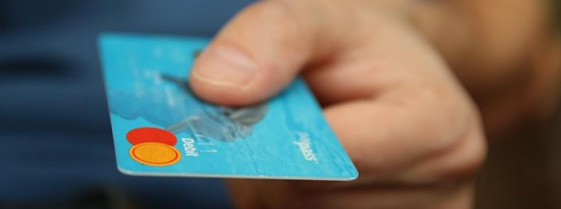 ¿Qué medidas se deben tomar para garantizar la seguridad de los pagos con tarjeta?